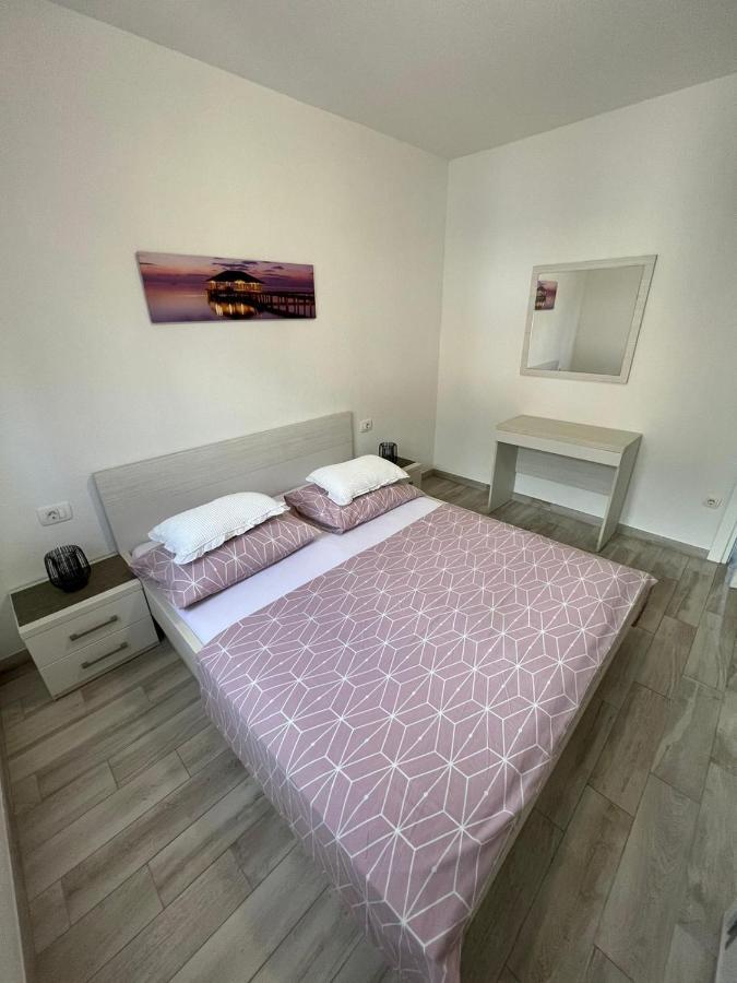Apartments Villa Nova With Pool Μακάρσκα Εξωτερικό φωτογραφία