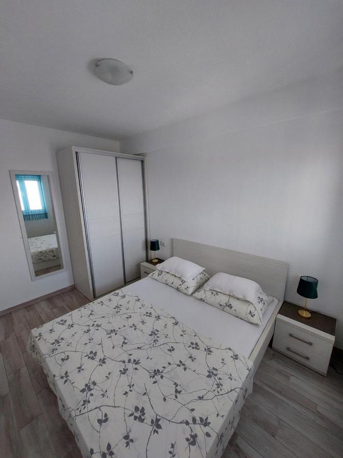 Apartments Villa Nova With Pool Μακάρσκα Εξωτερικό φωτογραφία